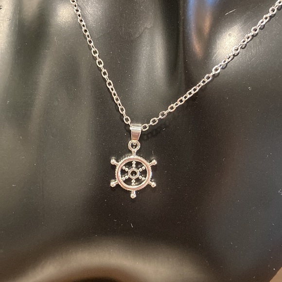 NWOT - New Effy Silvertone Necklace & Nautical Wheel Charm - Picture 6 of 9